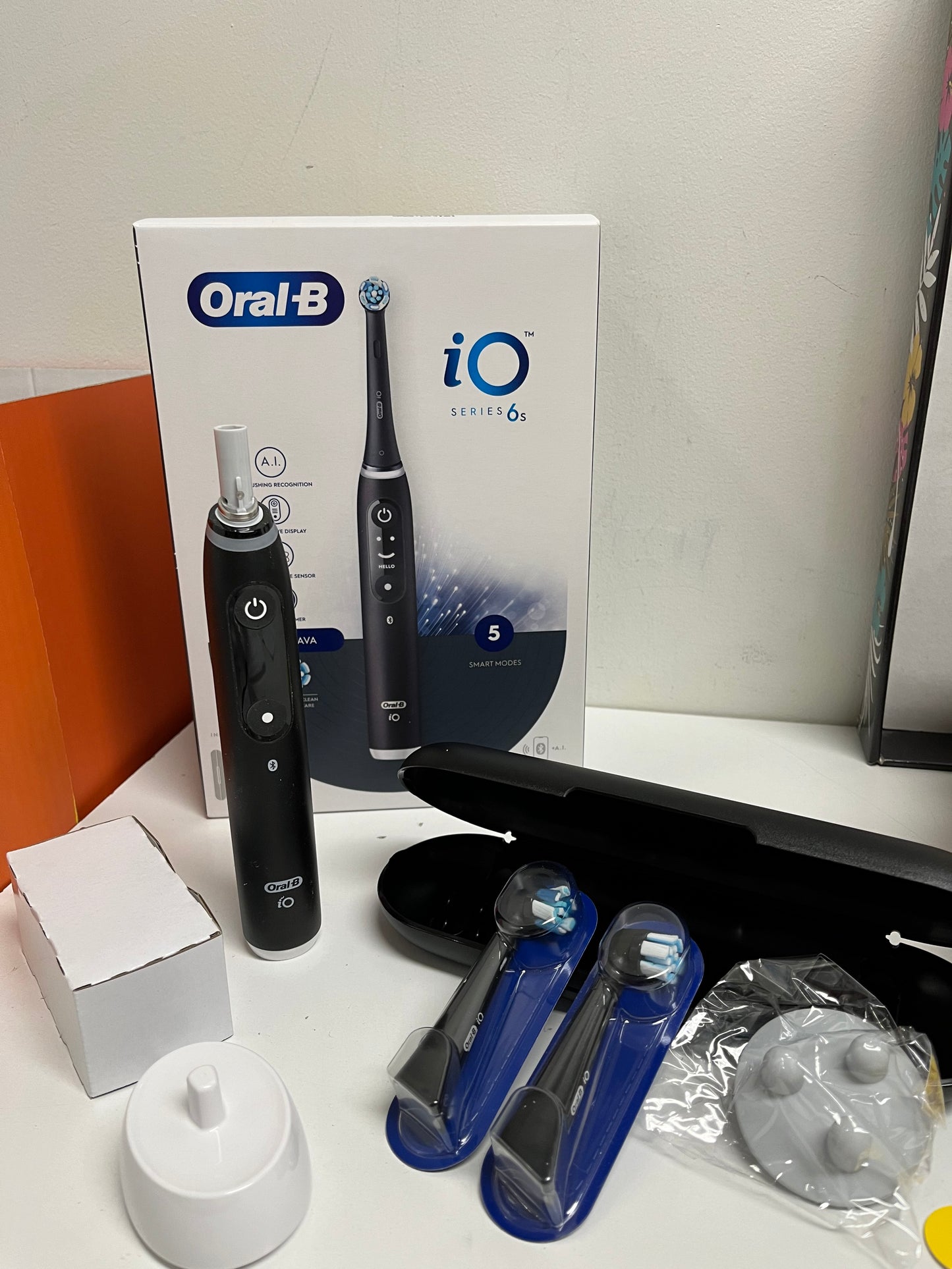 Oral-B spazzolino elettrico IO SERIES 6